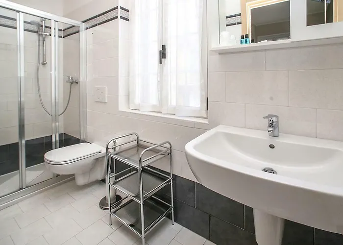 Отель Del Mera 2*